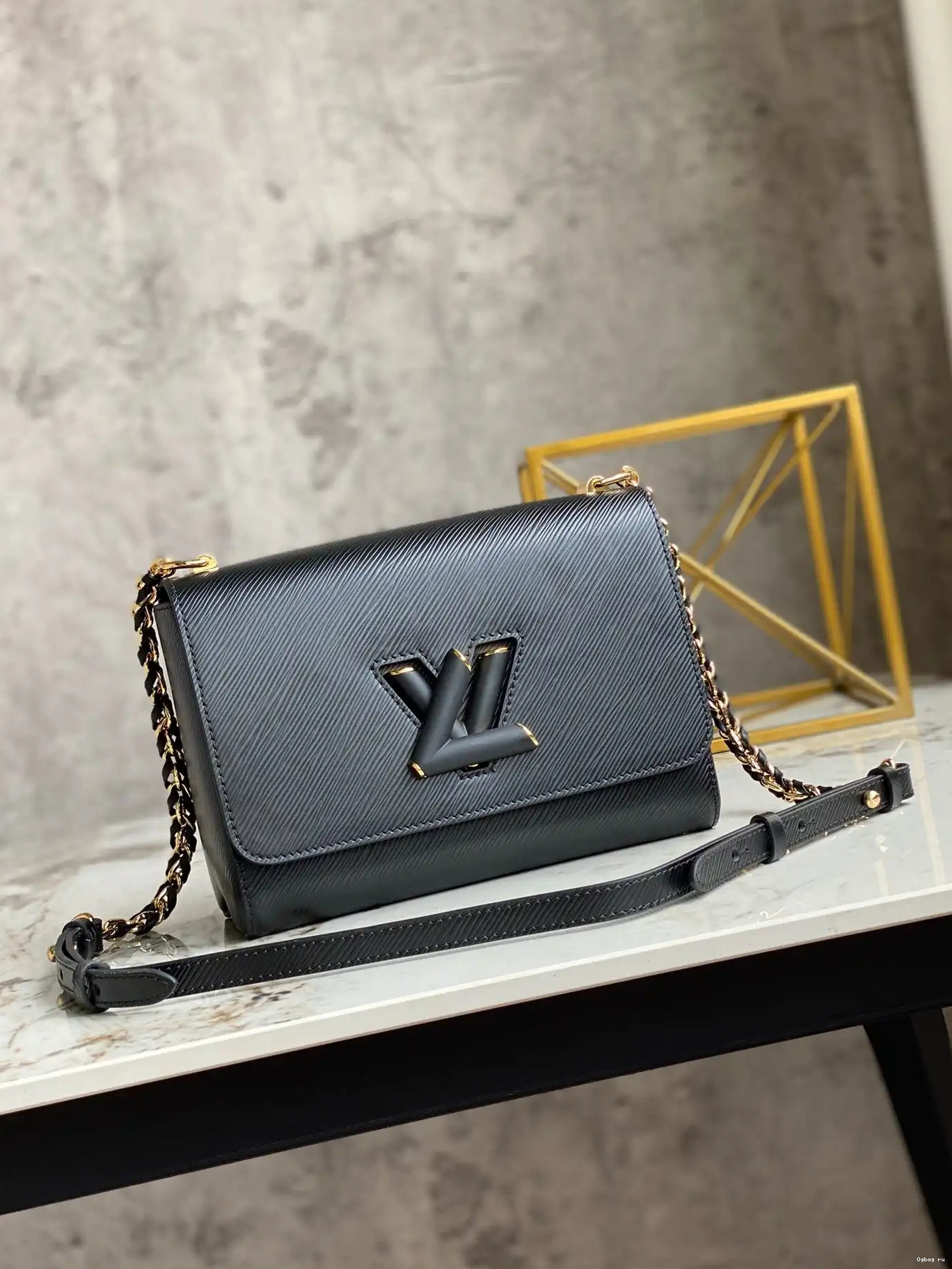 LOUIS VUITTON TWIST MM 0419